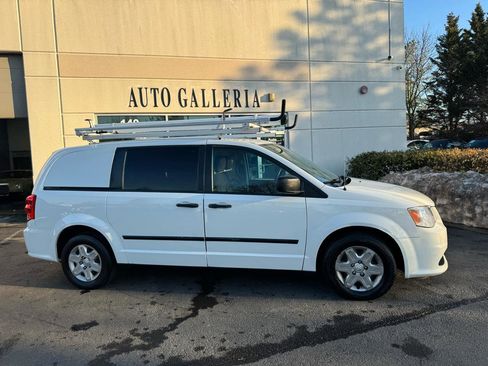 Used 2013 RAM C/V Tradesman image 2