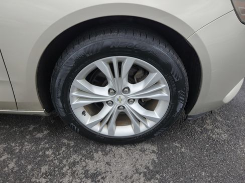 Used 2014 Chevrolet Impala LT w/ Convenience Package FWD image 10