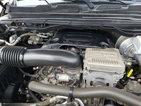 Used 2022 RAM 1500 Laramie AWD/4WD image 30