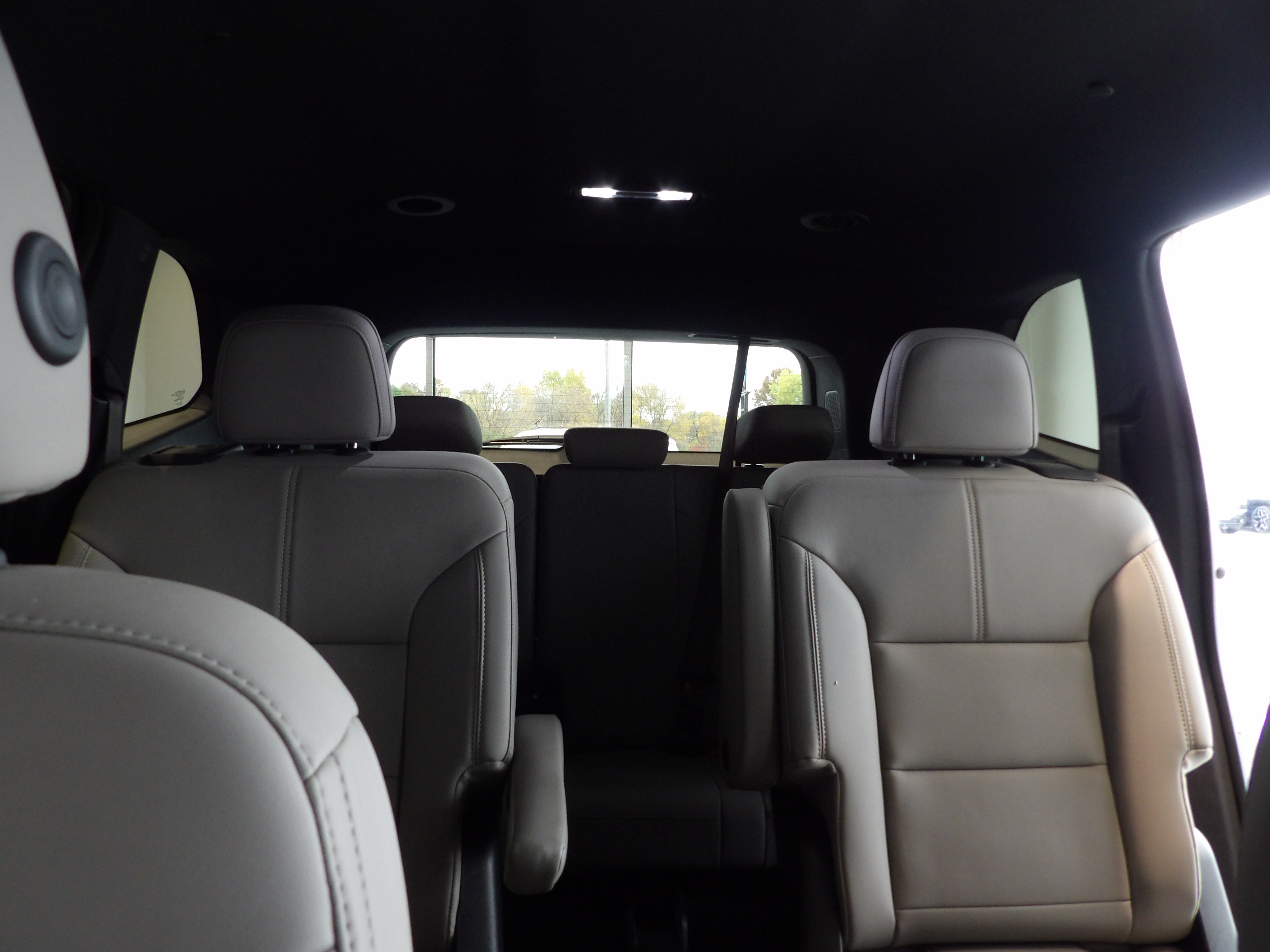Used 2024 GMC Acadia Elevation w/ Luxury Package AWD/4WD image 28
