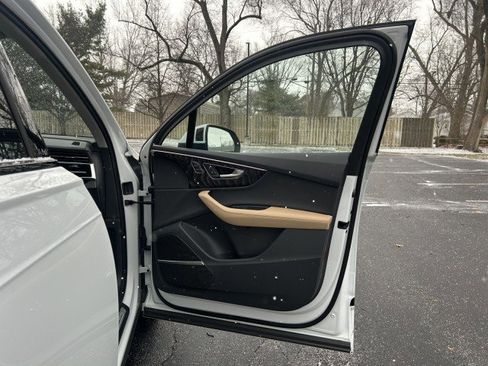 Certified 2025 Audi Q7 3.0T Prestige w/ Prestige Package image 31