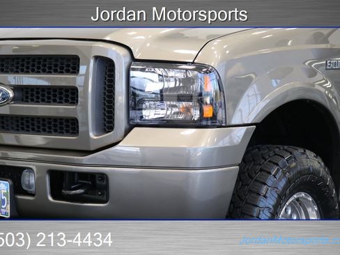 Used 2005 Ford Excursion Limited image 12