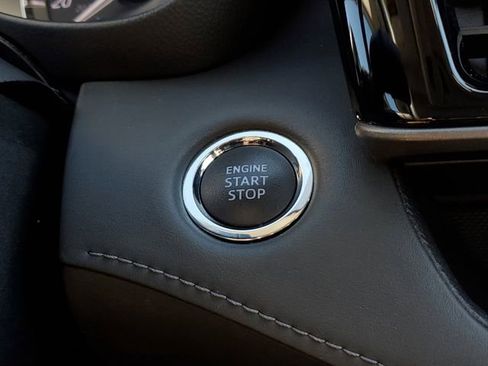 Used 2022 Toyota Highlander XLE image 36