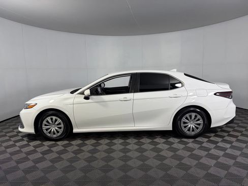 Used 2022 Toyota Camry LE FWD image 10