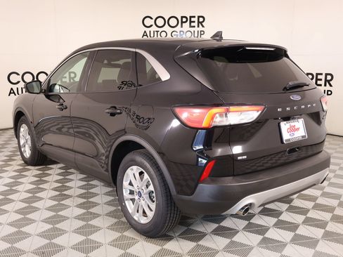 Used 2022 Ford Escape SE w/ Convenience Package FWD image 21