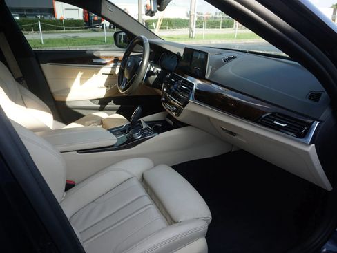 Used 2017 BMW 530i xDrive AWD/4WD image 24