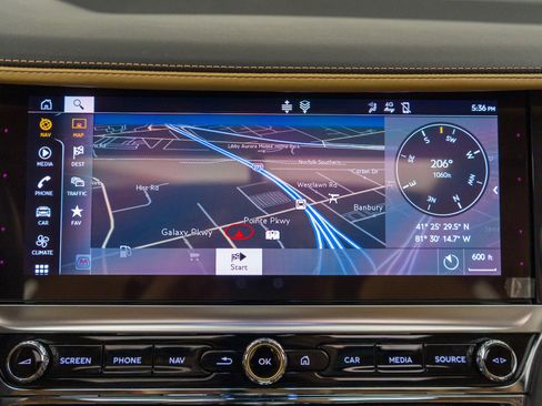 Used 2023 Bentley Flying Spur Plug-In Hybrid image 17