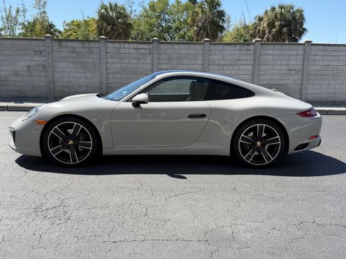 Certified 2018 Porsche 911 Carrera image 2