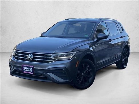 Used 2024 Volkswagen Tiguan SE image 1