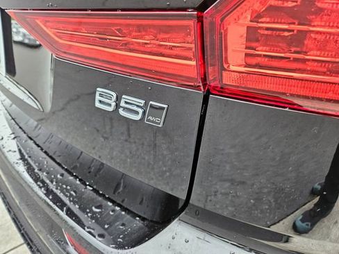 Certified 2025 Volvo XC60 B5 Plus AWD/4WD image 11