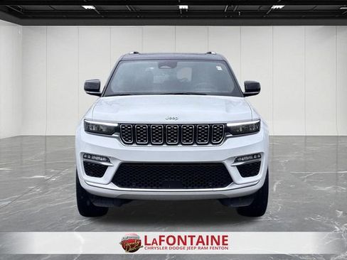 Used 2022 Jeep Grand Cherokee Summit AWD/4WD image 8