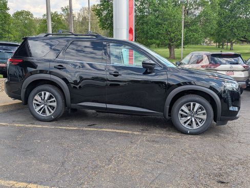 New 2026 Nissan Pathfinder SL AWD/4WD image 7