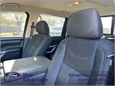 Used 2017 Nissan Titan SV image 11