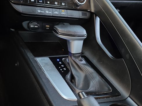 Used 2023 Hyundai Elantra SEL w/ Preferred Accessory Package image 21