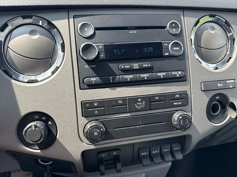 Used 2012 Ford F350 XLT w/ XLT Interior Pkg AWD/4WD image 18