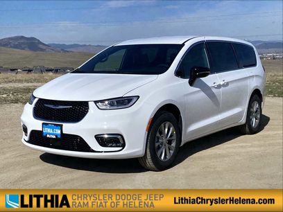 New 2026 Chrysler Pacifica Select