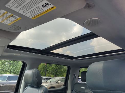 Used 2022 Ford F150 Limited image 11