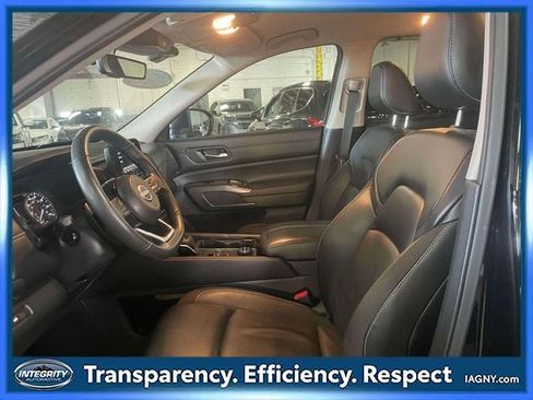 Certified 2024 Nissan Pathfinder SL AWD/4WD image 15