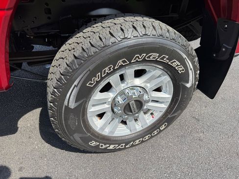 Used 2019 Ford F250 XLT w/ XLT Value Package image 32