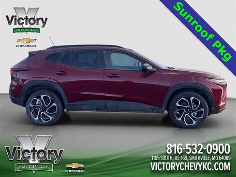 Used 2025 Chevrolet Trax RS w/ Sunroof Package image 7