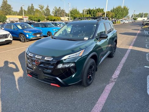 Used 2026 Nissan Rogue SV AWD/4WD image 3