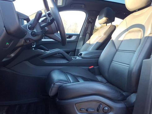 Used 2024 Porsche Cayenne Coupe image 16