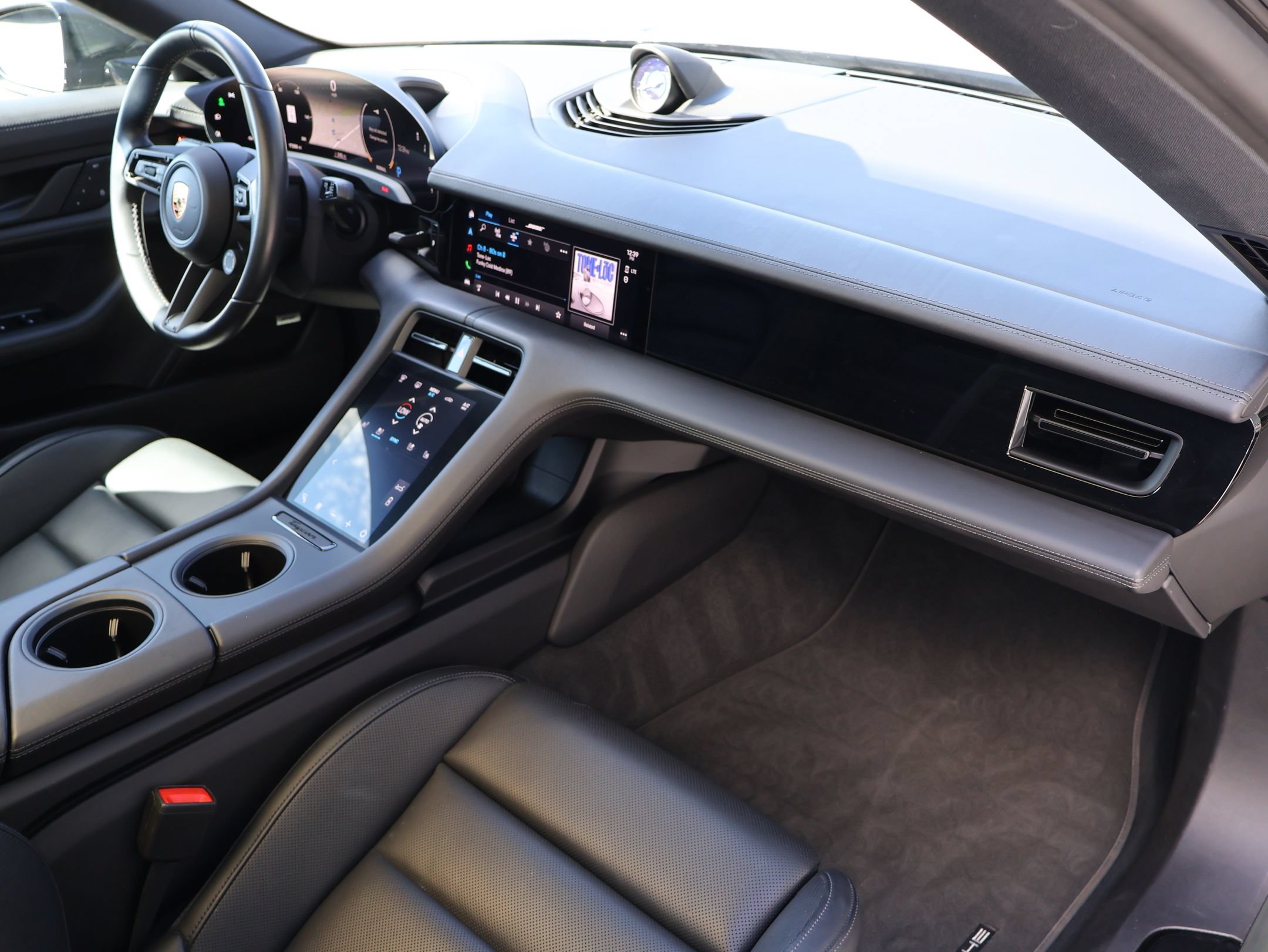 Certified 2023 Porsche Taycan 4S AWD/4WD image 34