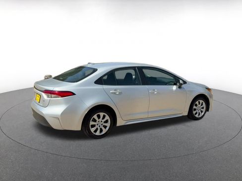 Used 2025 Toyota Corolla LE FWD image 14