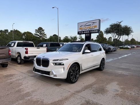 Used 2024 BMW X7 xDrive40i AWD/4WD image 3