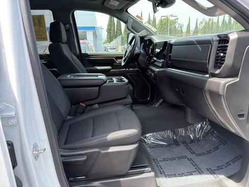 Used 2025 Chevrolet Silverado 2500 LT w/ Convenience Package AWD/4WD image 10