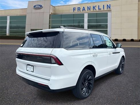 New 2025 Lincoln Navigator Reserve w/ Jet Appearance Package image 7