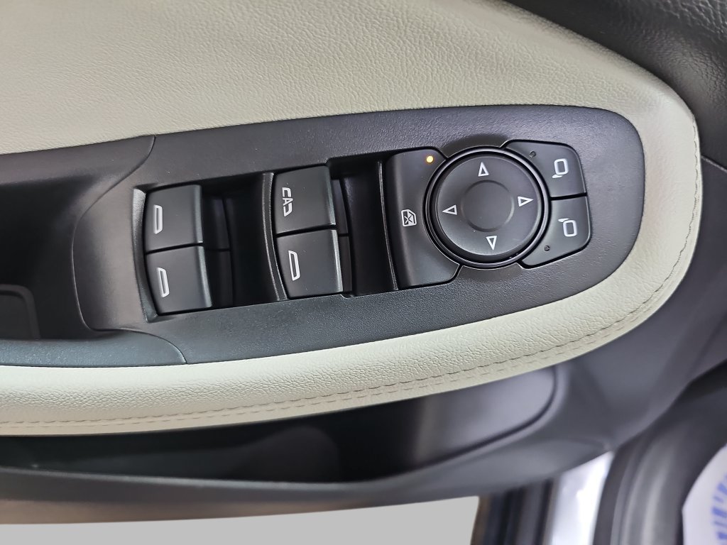 Used 2024 Buick Encore GX Sport Touring w/ Advanced Technology Package AWD/4WD image 32