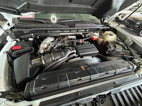 Used 2025 Chevrolet Silverado 3500 LT AWD/4WD image 33