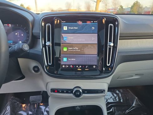 Used 2023 Volvo XC40 B5 Plus w/ Driver Assist Package image 18