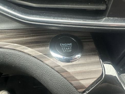 Used 2022 Ford Explorer Limited w/ Limited Technology Package image 17