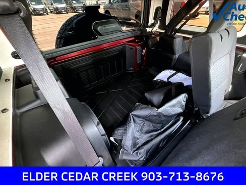 Used 2021 Jeep Wrangler Unlimited Rubicon AWD/4WD image 28