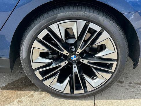 Certified 2024 BMW 530i xDrive 530i xDrive Sedan w/ Premium Package image 32