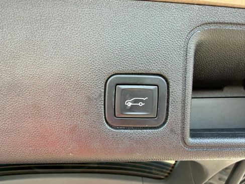 Used 2018 GMC Terrain SLT w/ Preferred Package FWD image 7