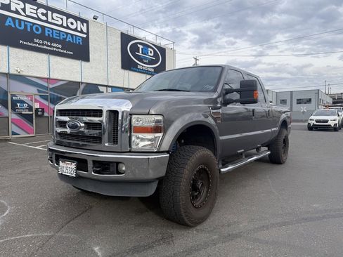 Used 2010 Ford F250 XLT image 1
