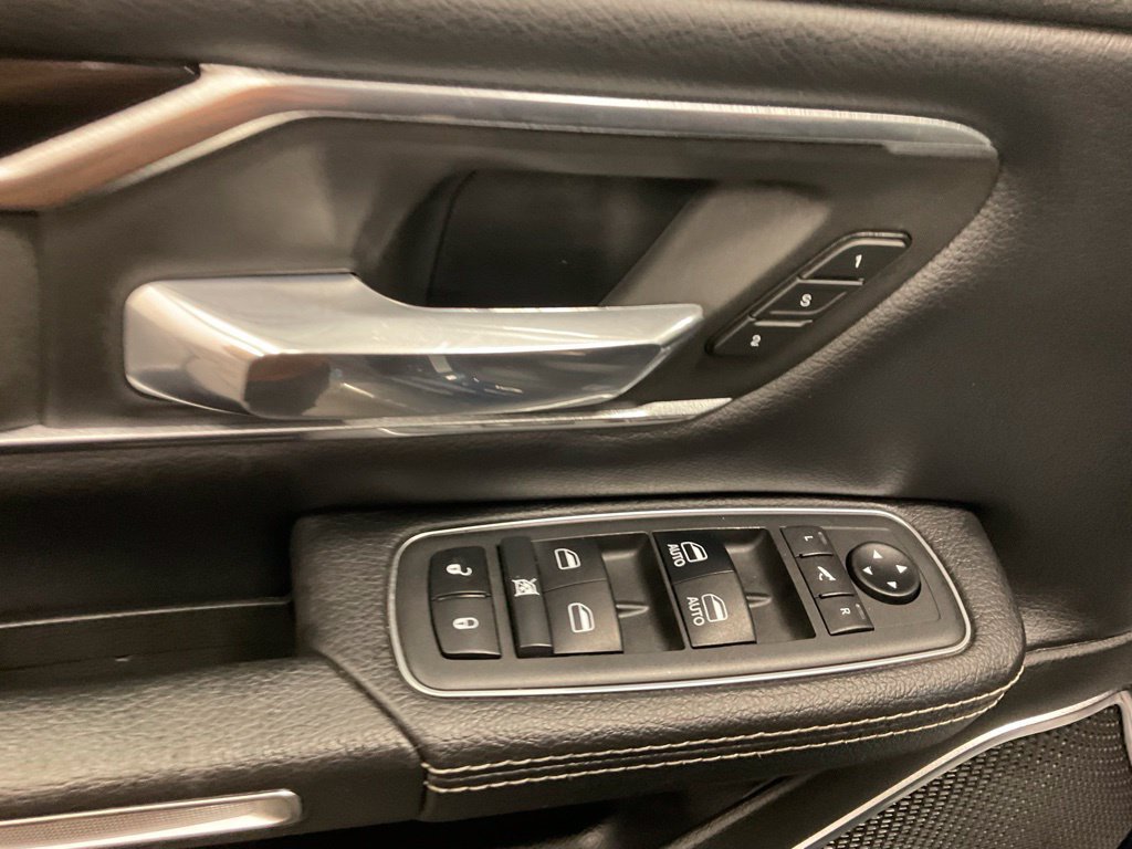 Used 2019 RAM 1500 Laramie w/ Sport Appearance Package AWD/4WD image 18