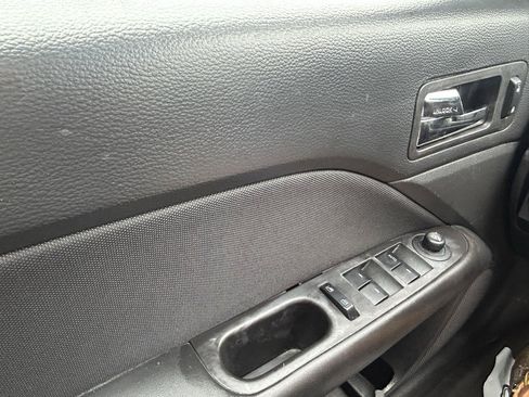 Used 2012 Ford Fusion SE FWD image 25