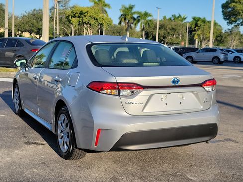 Used 2025 Toyota Corolla LE image 7