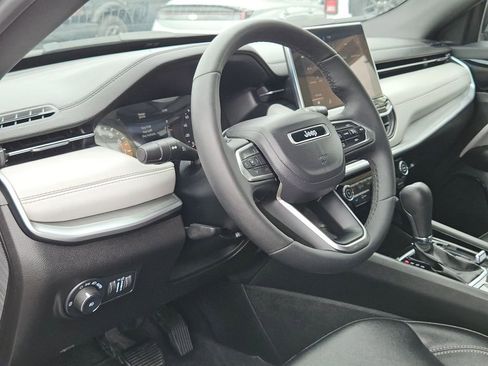 Used 2025 Jeep Compass Limited AWD/4WD image 13
