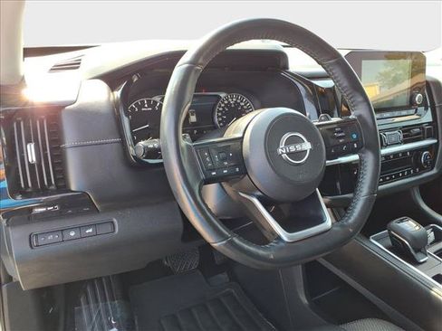 Used 2024 Nissan Pathfinder SV AWD/4WD image 20