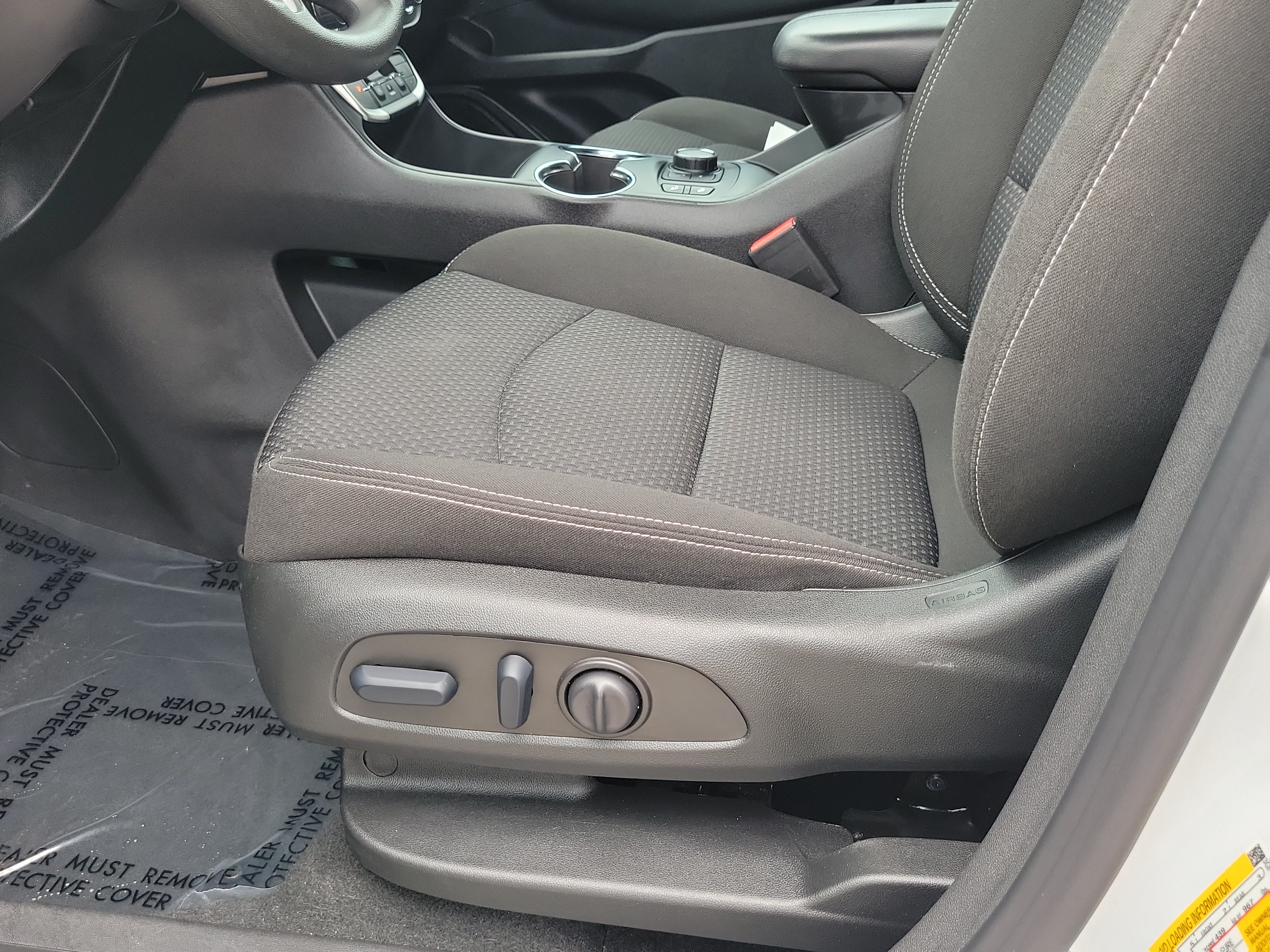 Used 2024 GMC Terrain SLE w/ Driver Convenience Package FWD image 12
