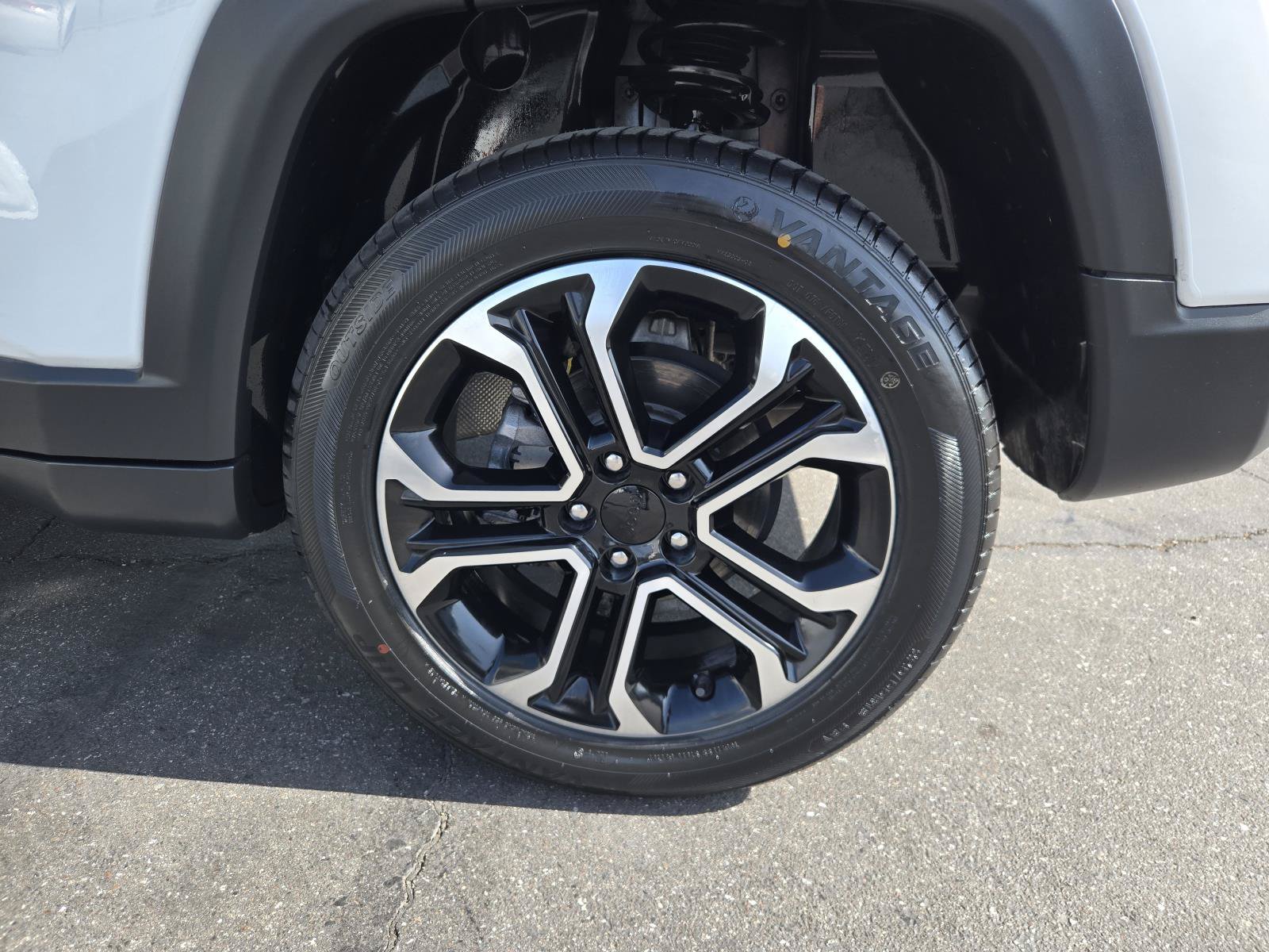 Used 2023 Jeep Compass Limited AWD/4WD image 36