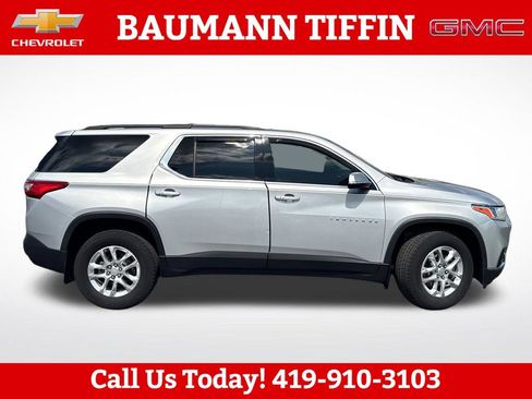 Used 2019 Chevrolet Traverse LT FWD image 2