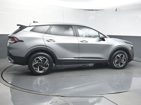 Used 2024 Kia Sportage LX image 8