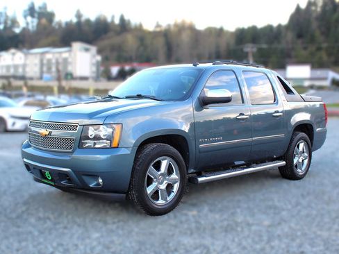 Used 2012 Chevrolet Avalanche LTZ image 3