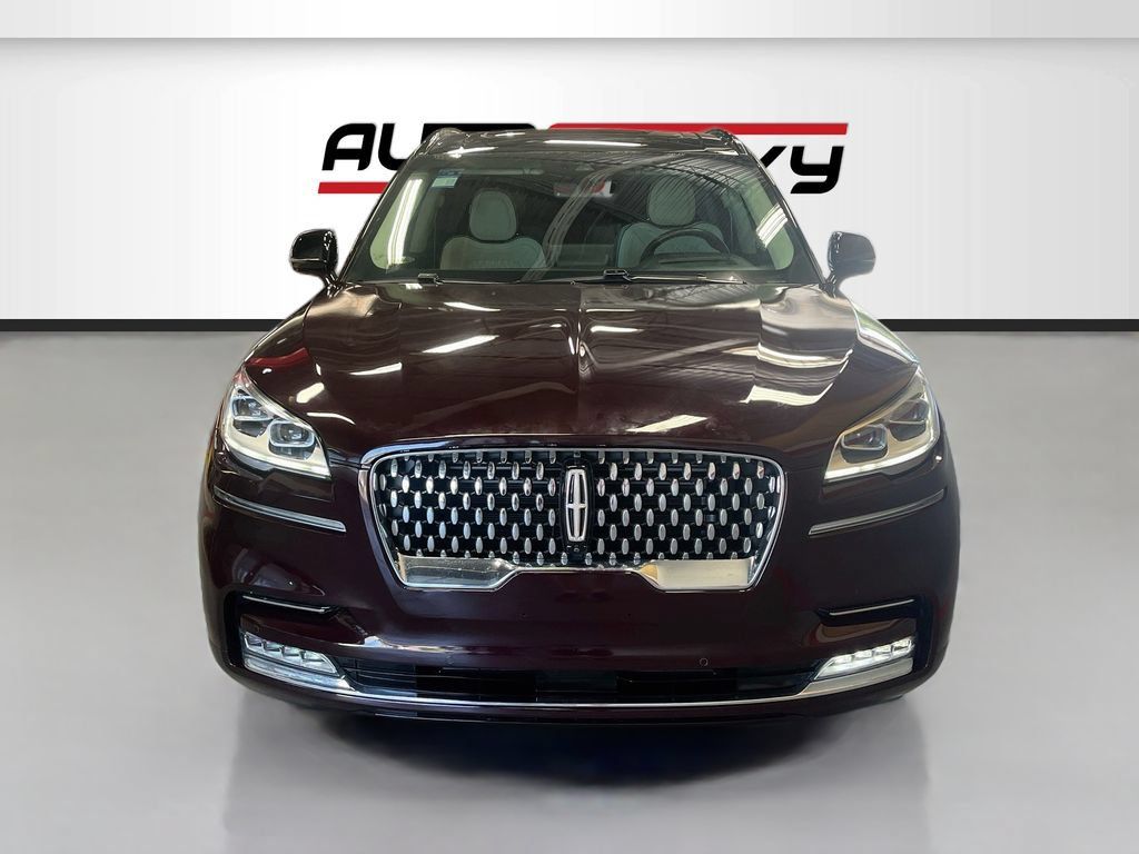 Used 2023 Lincoln Aviator Black Label AWD/4WD image 2
